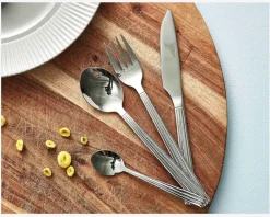 Hot Daells Bolighus Bestiksæt Groovy 16 dele