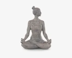 Online Daells Bolighus Figur yoga dame grå 18x11x24 cm