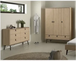 New Daells Bolighus Garderobeskab Ry m. 3 låger og 3 skuffer Eg