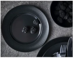 New Daells Bolighus Groovy Frok Tallerken Ø21 cm Sort