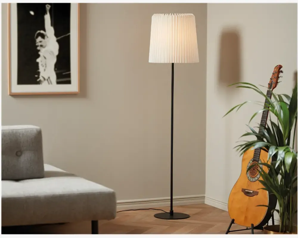 Daells Bolighus Gulvlampe Peak Sort/Hvid Ø.35 cm