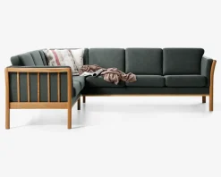 New Daells Bolighus Hjørnesofa grøn med massive trægavle