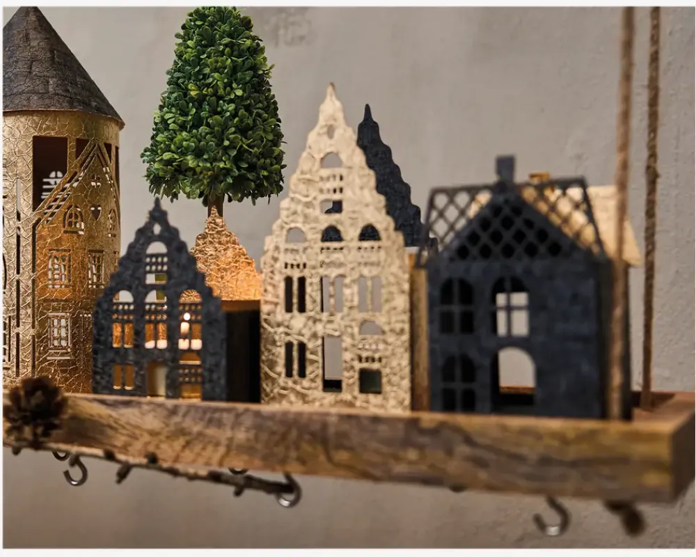 Clearance Daells Bolighus Hus t/fyrfadslys metal 7x7x15 cm