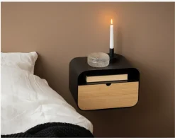 New Daells Bolighus Sengebord med 1 skuffe væghængt