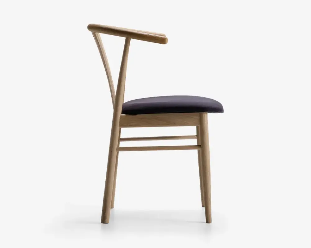 New Daells Bolighus Spisebordsstol i massiv eg