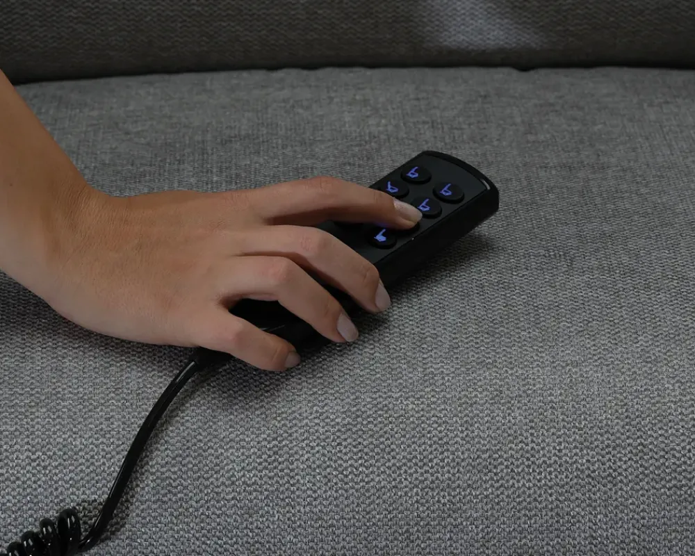 Best Daells Bolighus Stol med indbygget fodskammel og løftefunktion