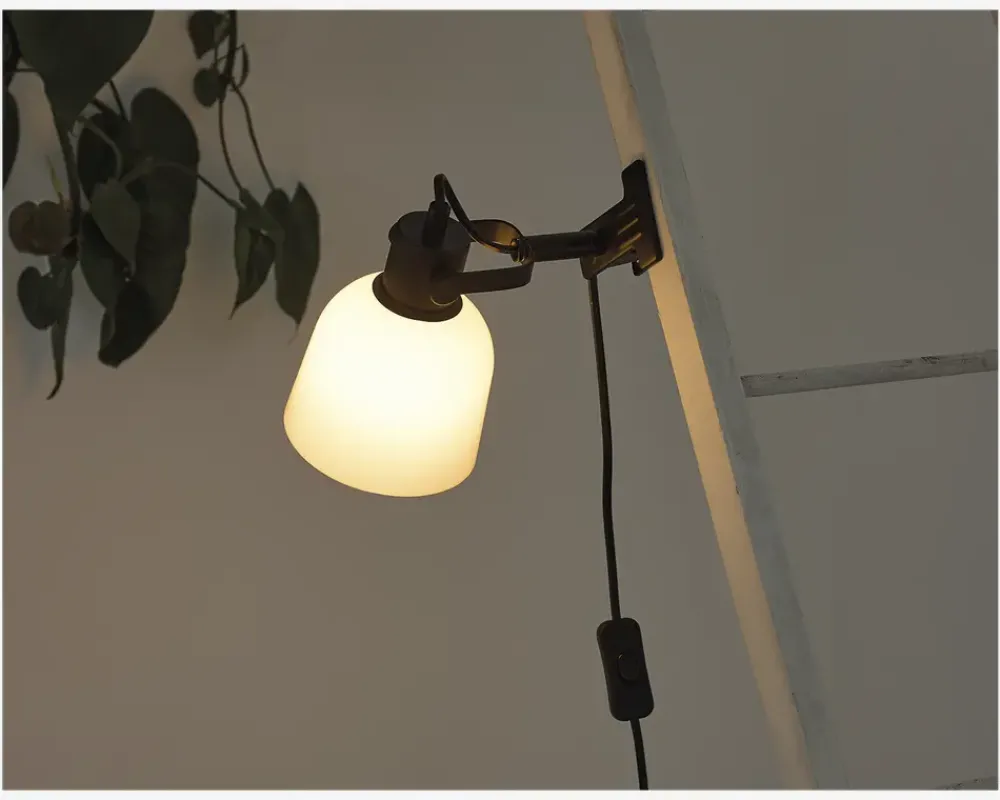 Online Daells Bolighus Væglampe Glow sort/opal klemme Ø.15 cm